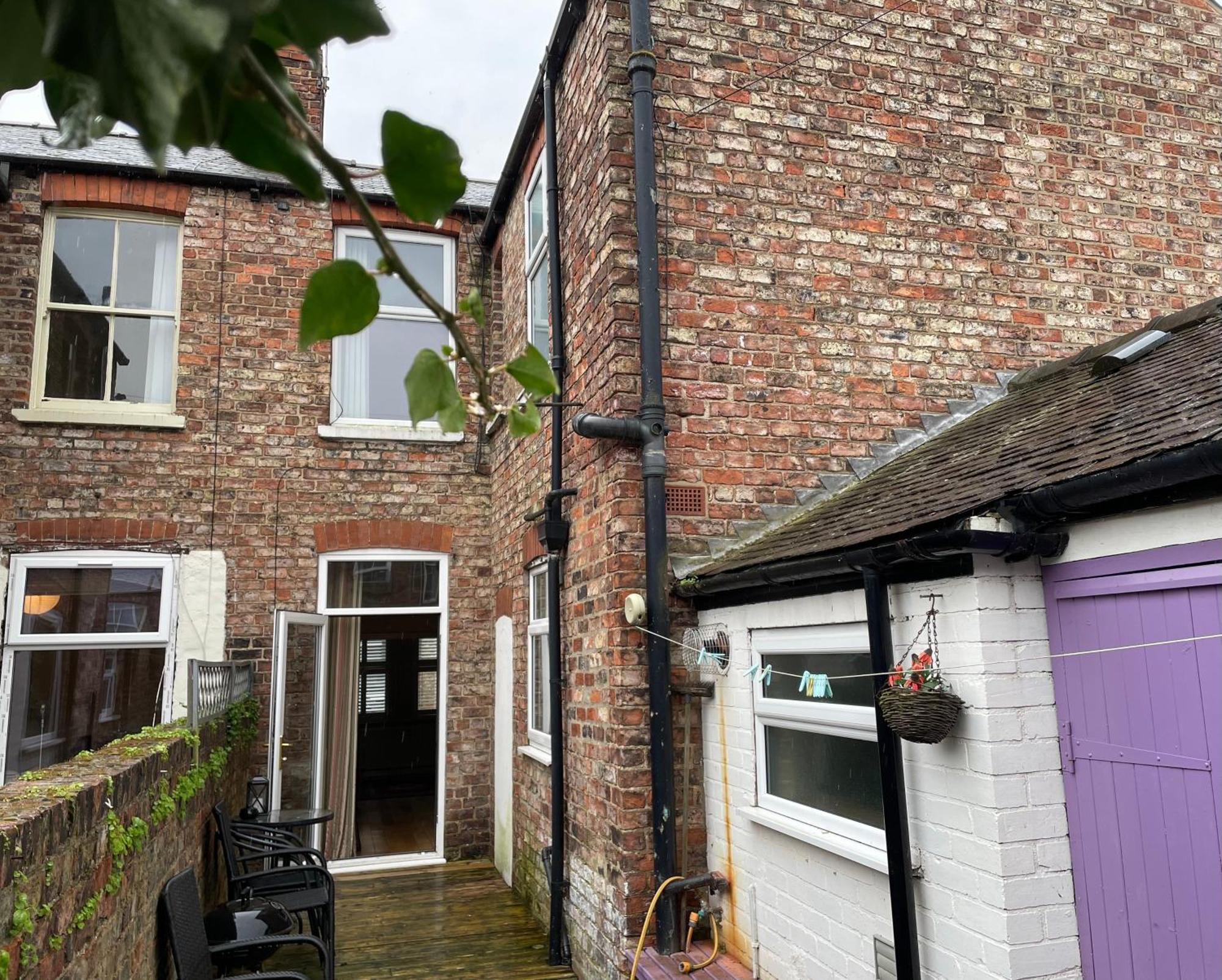 Lodge Riverside - Quaint Victorian By The River York